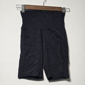 Free People Movement Black Biker Shorts With Side Pockets 7 Inch Inseam Bike